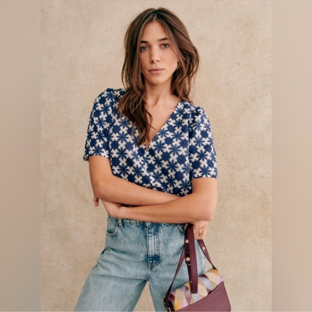 Sézane Emma Blouse Organic Cotton in Ecru Navy